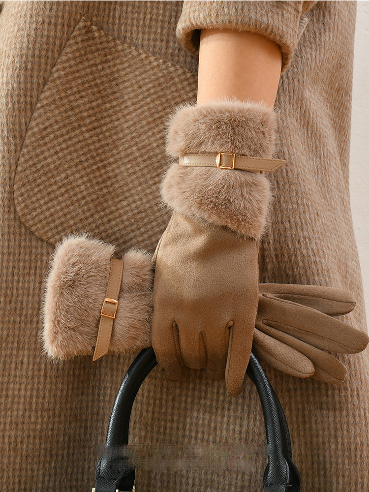 Driving Gloves With A Fleece Lining For Extra Warmth And Insulation